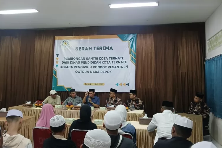 Serah terima santri dan penendatangan MoU antara Pemkot Ternate dengan Pesantren Qotrun Nada Depok, Jumat, 11 Juli 2025. (PP Qotrun Nada)