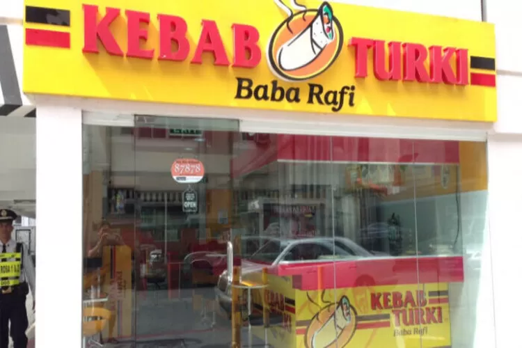 Pertanyaan siapa pemilik Kebab Turki Baba Rafi mencuat di khalayak ramai usai PT Sari Kreasi Boga digugat oleh salah satu perusahaan pinjol. (babarafi.co.id)