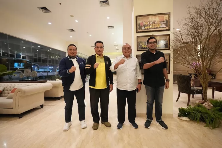 Pertemuan Wakil Wali Kota Sukabumi Bobby Maulana dengan&nbsp;Asisten Deputi Tenaga dan Organisasi Pembudayaan Olahraga Kemenpora di Caffe Horison, Selasa, 15 Juli 2025&nbsp;malam. (Ist)