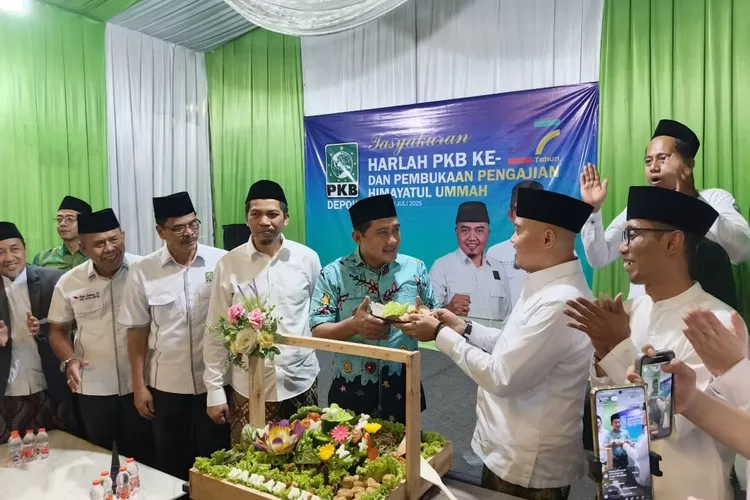 DPC PKB Kota Depok menggelar doa bersama dan mujahadah. (Ali)