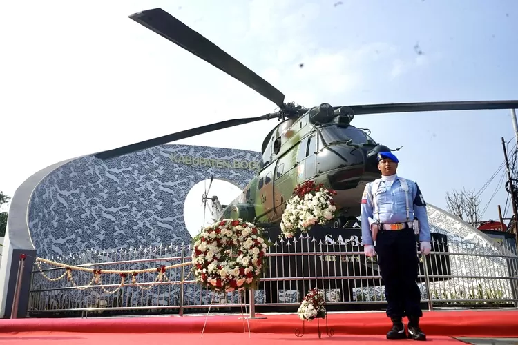 Peresmian Monumen Helikopter Puma di Simpang Pakansari - Sentul, Kabupaten Bogor, Jumat, 25 Juli 2025. (Arifin - Metropolitan)