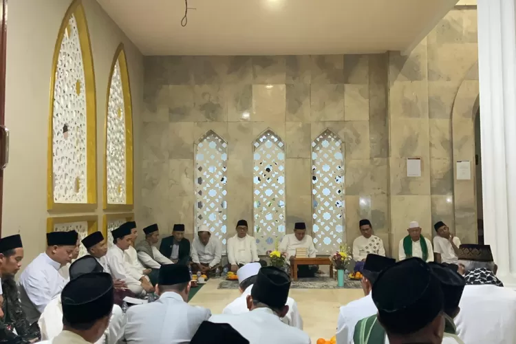 istighosah dan ziarah PCNU Kabupaten Bogor ke maqbarah KH Abdurrahim Sanusi di Kompleks Pesantren Aulia, Kecamatan Cibungbulang, Kabupaten Bogor, Sabtu, 25 Juli 2025. (PCNU)