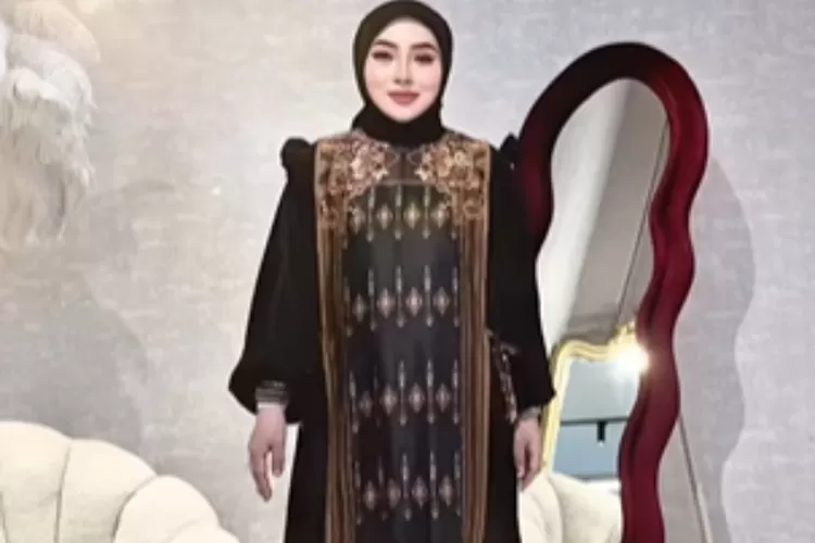 Produk skincare cream MC by Shella Saukia masuk kosmetik berbahaya BPOM, mengandung (Instagram/@shellasaukiaofficial)