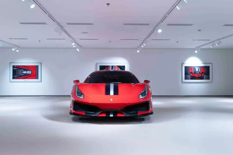 Untuk mencegah mobil Supercar mereka gasruk di jalan raya, Ferrari tengah mengembangkan fitur pengereman otomatis. (Ferrari Dealer)