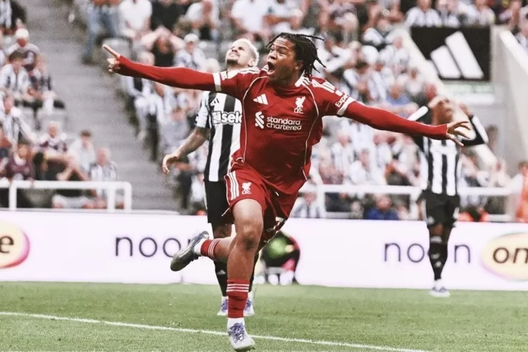 Salah satu pencetak gol termuda untuk Liverpool di kompetisi Premier League yaitu Rio Ngumoha. (Instagram : liverpoolfc)