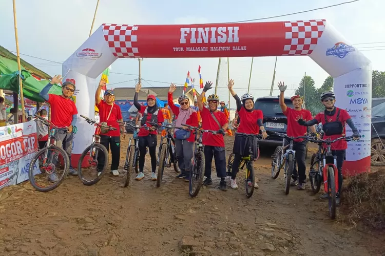 Serunya RSUD Raden Mohamad Noh Nur ikut serta dalam Fun Bike Bupati Bogor Cup 2025 &ndash; Tour Malasari Halimun Salak (ist)