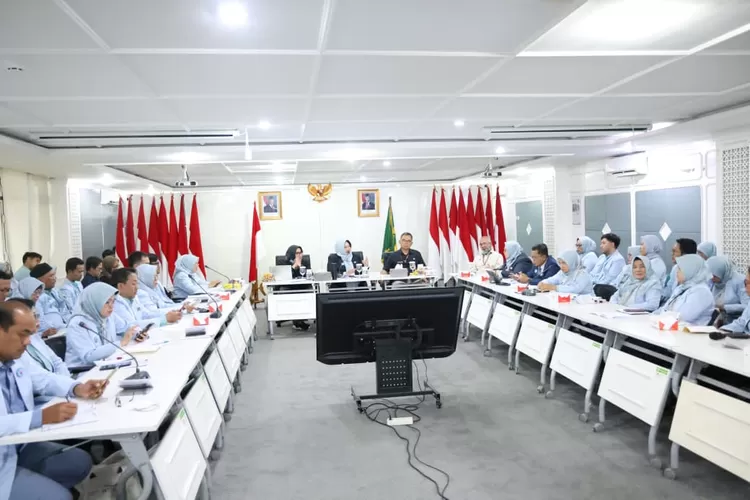 pertemuan wawancara Kementerian PAN-RB dengan Direktur RSUD Bakti Pajajaran dan jajarannya, dalam rangka pembangunan Zona Integritas RSUD Cibinong di Ruang Rapat I, Sekretariat Daerah, Cibinong, Selasa, 2 September 2025.