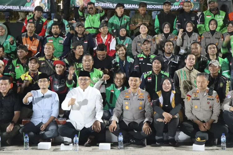 Forkopimda Kota Depok dan Ojol Kota Depok menggelar doa bersama untuk Bangsa hingga Almarhum Driver Affan (Ali)