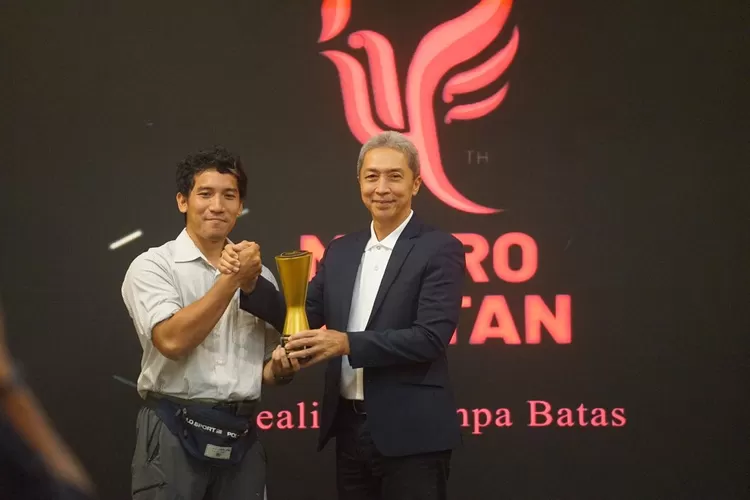 Pemuda inspiratif yang jaga kelestarian Situ Gede Bogor, Giri Marhara dapat apresiasi penghargaan Metropolitan Award 2025 (Arifin/Metropolitan)