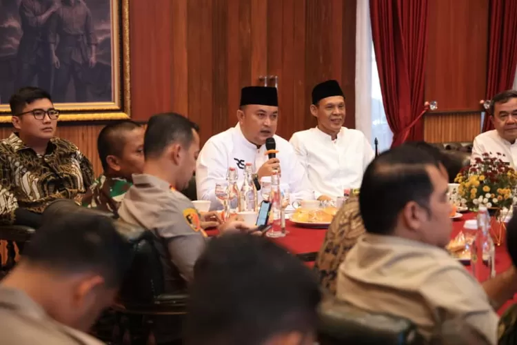Bupati Bogor Rudy Susmanto bersama Pemkab Tangerang bahas persolan truk tambang (Pemkab Bogor)