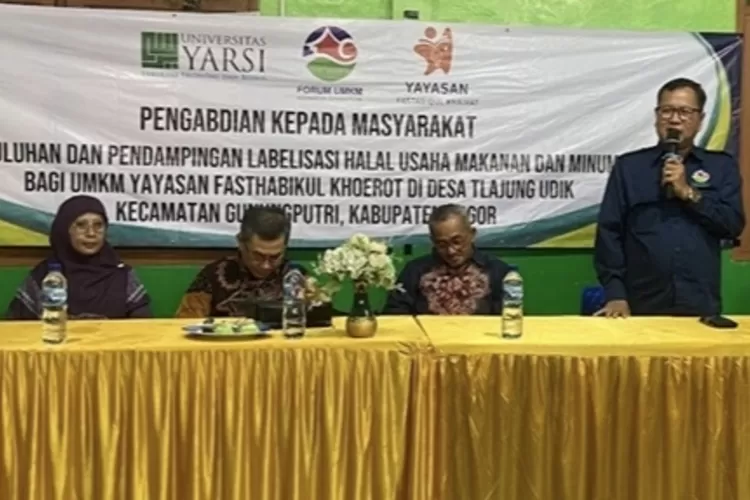 Potret pendamping sertifikasi halal bagi UMKM makanan dan minuman di Bogor yang dilakukan oleh FEB Yarsi. (Ist)