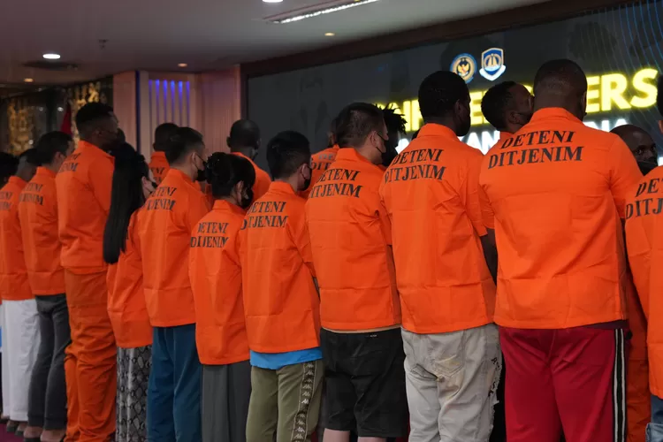 Ratusan WNA Ilegal Diciduk Petugas Imigrasi. (Istimewa)