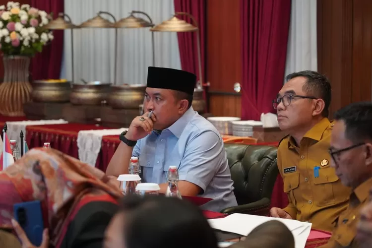 Bupati Bogor Rudy Susmanto bersama Sekda Ajat Rochmat Jatnika (Pemkab Bogor)