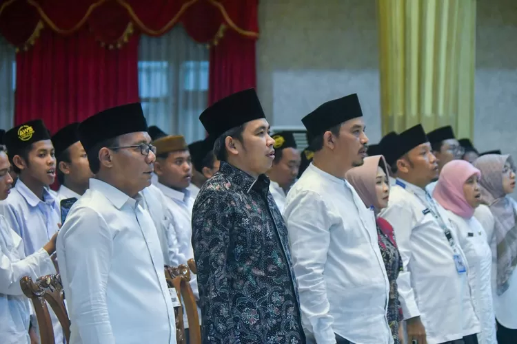 Bupati Jember Gus Fawait saat menghadiri sosialisasi Santri Tangguh Bersih Narkoba di Pendopo Wahyawibawagraha. (dok. Ist)