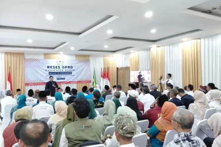 Anggota DPRD Kabupaten Bogor, Sugara saat menggelar reses di Kantor Kecamatan Rancabungur.  (Ist)