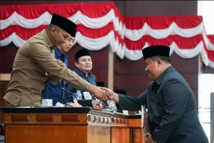 DPRD Kota Bogor bersama Pemerintah Kota Bogor resmi menetapkan dua Rancangan Peraturan Daerah (Raperda) menjadi Peraturan Daerah (Perda). (Istimewa)