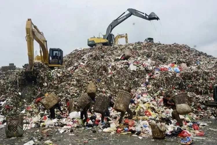 DPRD Kabupaten Bogor menyatakan dukungannya terhadap program PSEL di TPA Galuga. (Arifin - Metro Bogor)
