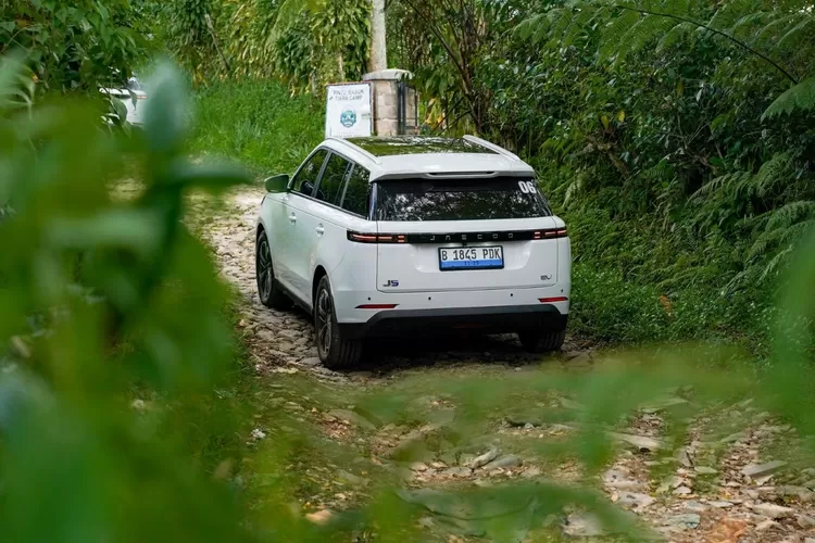 Daftar harga Jaecoo J5 EV yang akan rilis, punya desain elegan (Jaecoo)