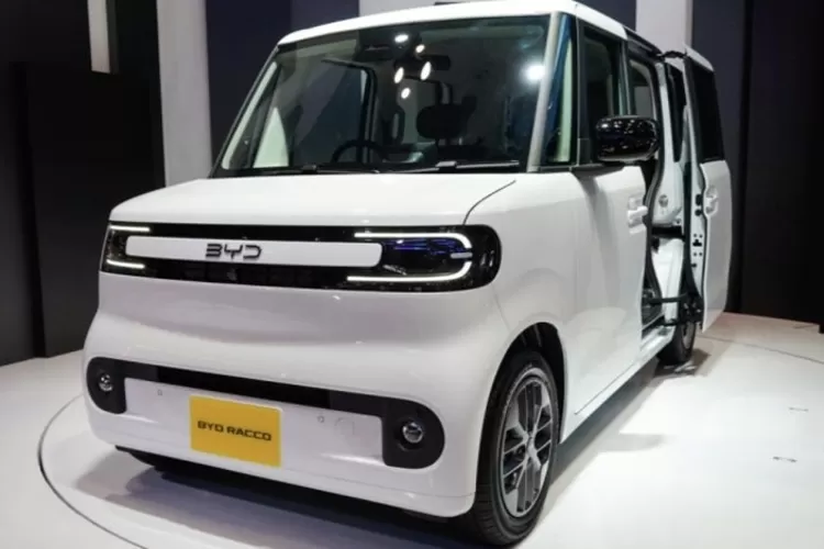 Potret mobil terbaru BYD Racco yang hadir di Japan Mobility Show 2025. (BYD)