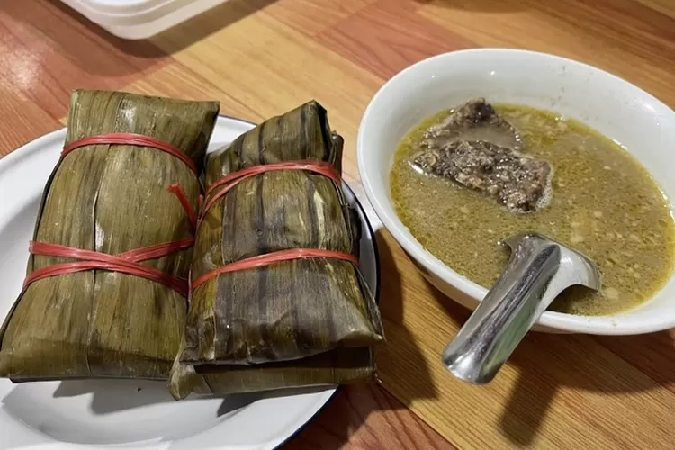 Salah satu rekomendasi tempat makan dengan Coto Makassar ternikmat di Jember yaitu Depot Coto Makassar Amalia. (Google Maps)