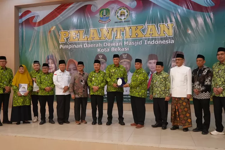 Alimudin Dorong DMI Bekasi Jadikan Masjid Pusat Pemberdayaan Umat dan Sosial. (dprd.bekasikota.go.id)