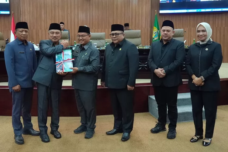 Menggelar Rapat Paripurna, DPRD Kota Bekasi bersama Pemkot membahas pembukaan masa sidang dan anggaran APBD tahun 2026 (DPRD Kota Bekasi )
