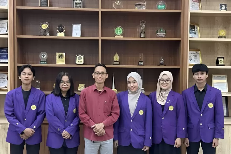 Tim PKM-K FEB Unpak Lolos PIMNAS 2025 Bawa Inovasi AroBricks. (Ist)