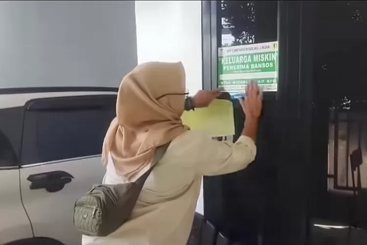 Kejadian unik terjadi di Kabupaten Bogor, Heboh seorang penerima bansos diketahui memiliki mobil mewah merek Mitsubishi Expander (tangkapan layar)