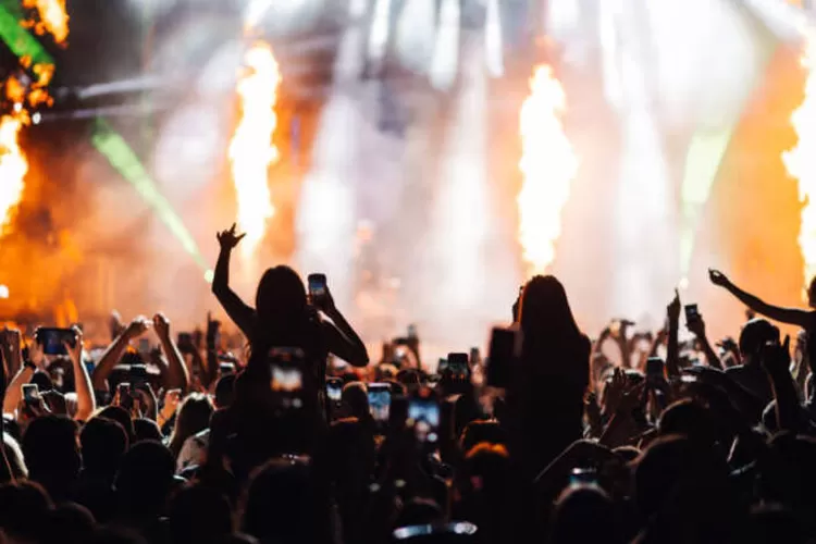 Simak selengkapnya mengenai deretan jadwal konser musik yang bisa menjadi referensi hiburan pada Desember 2025. (Getty Images : zamrznutitonovi)