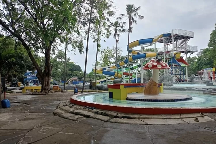 Salah satu rekomendasi waterpark terpopuler di Cirebon untuk Liburan akhir pekan bersama keluarga yaitu Apita Waterboom. (Google Maps)