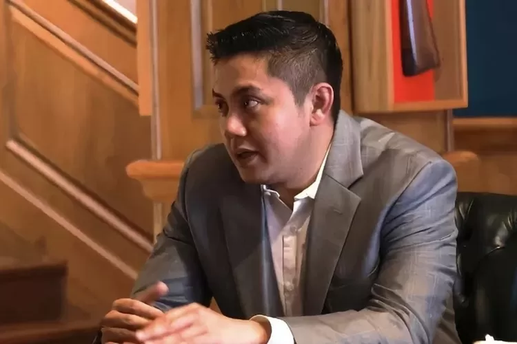 Pemerintah melalui Setkab Teddy Indra Wijaya mengakui kerusakan lingkungan memperparah bencana banjir dan tanah longsor di Sumatera. (Instagram : tedsky_89)