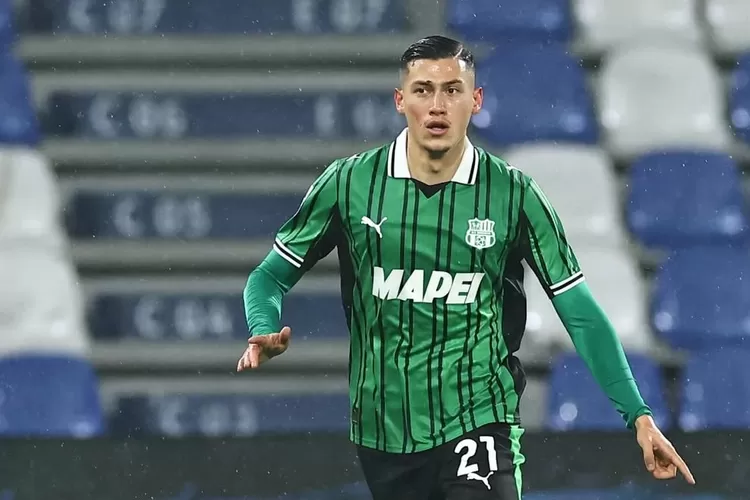 Jay Idzes di incar AC Milan! Berapa bayarannya? Bikin netizen melongo (Instagram/JayIdzes)