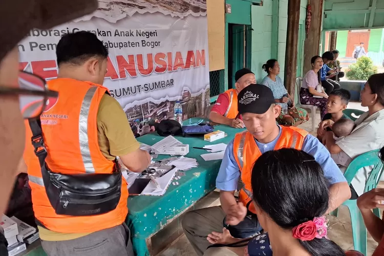 Relawan Gerakan Anak Negeri berkolaborasi dengan Pemerintah Kabupaten Sukabumi di Kabupaten Tapanuli Selatan, Minggu 7 Desember 2025. (Jiddan : Metropolitan.id)
