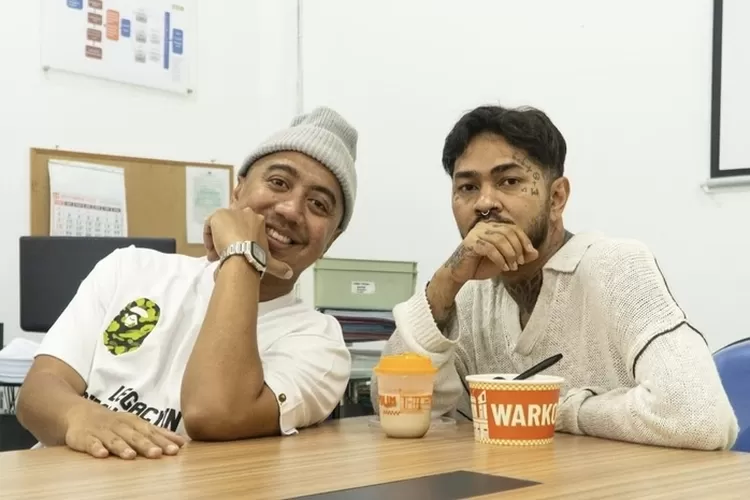 Rico Lubis jadi sorotan usai menjenguk Onadio Leonardo yang tengah jalani masa rehabilitasi. Berikut profil lengkap dari salah satu anggota Grind Boys itu. (Instagram : ricolubis)