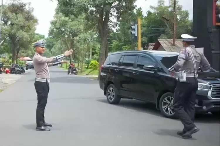 DPR ingatkan pemerintah siaga cuaca ekstrem di hari puncak Nataru 24 Desember 2025 (YouTube / Polres Batu Official)