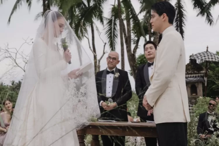 Simak selengkapnya mengenai daftar lengkap pernikahan artis dan selebgram yang berlangsung sepanjang tahun 2025. (Instagram)