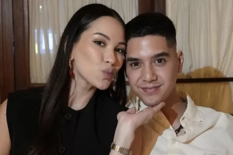 Alyssa Daguise buat media sosial heboh karena tak tahu istilah minyak jelantah, berbagai respon lucu warganet untuk istri Al Ghazali. (Instagram : alghazali7)