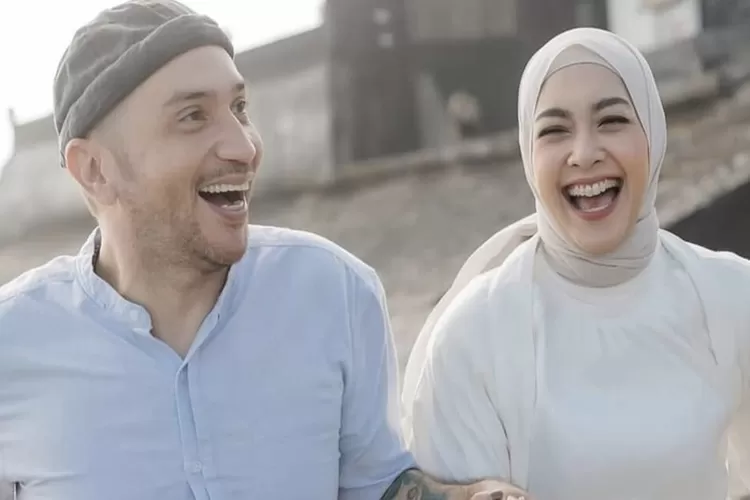 Richa Novisha dirujak netizen usai menghadiri acara TV dan podcast padahal kematian Gary Iskak belum lama. (Instagram : richaiskak)