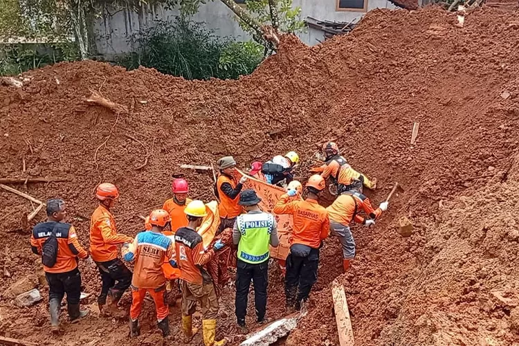 Korban banjir bandang di Agam yang tewas akan di makamkan secara massal, setelah tidak ada DNA yang cocok (X/@SAR_NASIONAL)