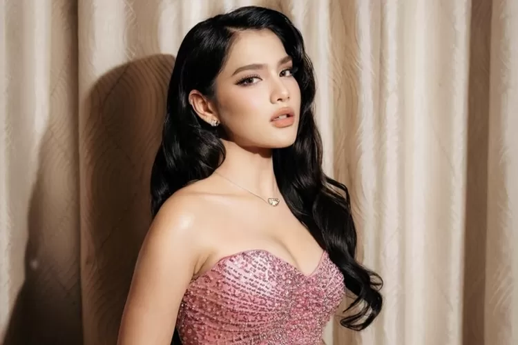 Davina Karamoy Ancam Tempuh Jalur Hukum Usai Dituding Jadi Simpanan Eks Menpora. (Instagram : davinakaramoy)