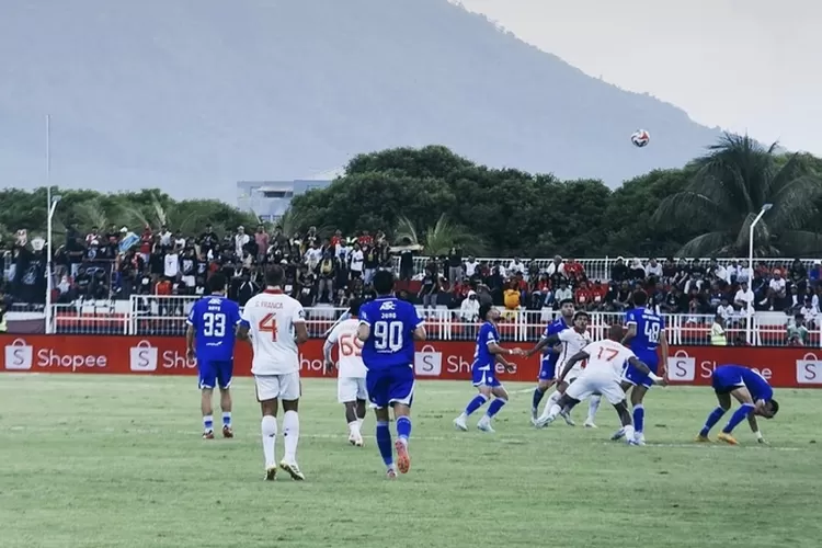 Persib Bandung tumbang ditangan Malut United pada laga tunda BRI Super League 2025-2026. Kelelahan jadi salah satu faktornya. (Instagram : persib)