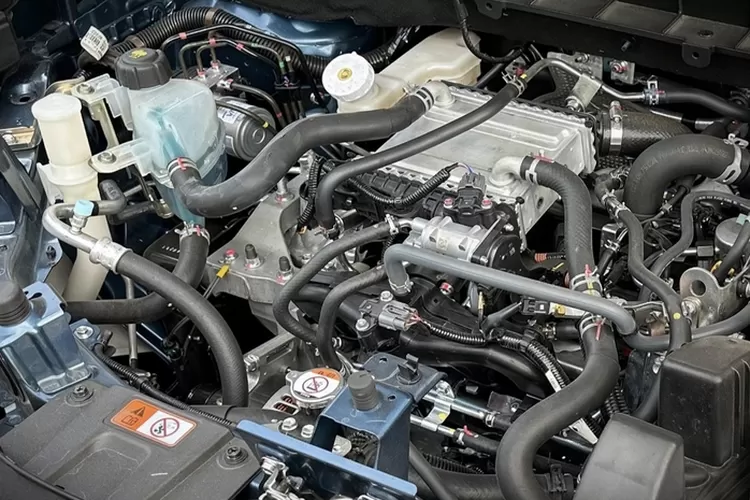 Rifat Sungkar jelaskan keunggulan mesin turbo dari mobil Mitsubishi Destinator, salah satunya efisiensi bahan bakar. (Mitsubishi)