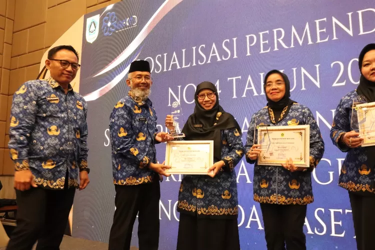 Tunjukan pengelolaan yang baik, RSUD R Moh Noh Nur dapat apresiasi Kinerja Terbaik Pengelolaan Keuangan dan Aset Daerah tahun 2025 (RSUD R Moh Noh Nur)