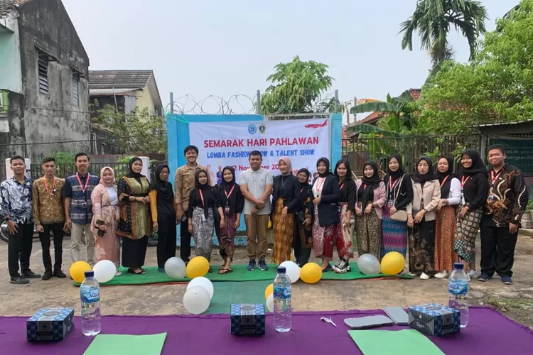 Fashion show digagas Mahashsiswa KKN Universitas PGRI Palembang di Tuan Kentang Palembang (dok)