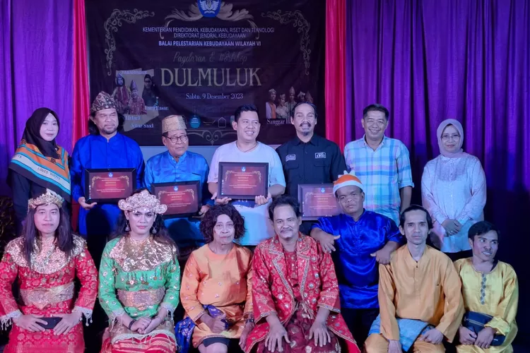 sesajen dulmuluk dalam workshop dan pertunjukan Dumuluk di Gedung Kesenian Palembang (dok)