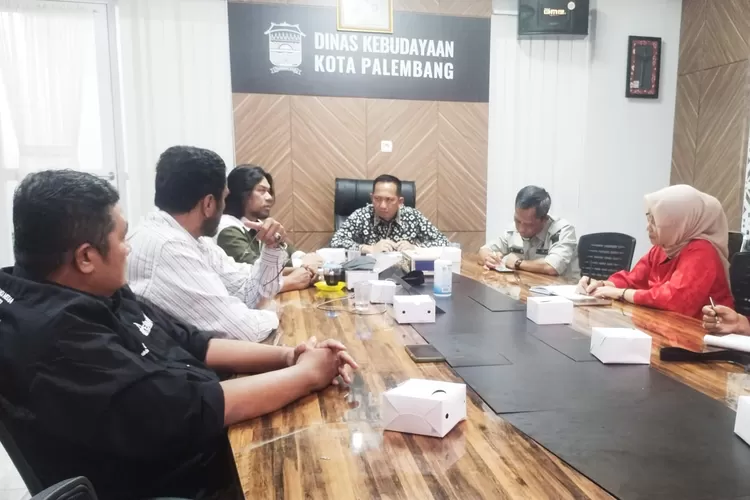 Panitia Peringatan Perang 5 Hari 5 Malam audiensi dengan Kepala Dinas Kebudayaan Palembang (dok)