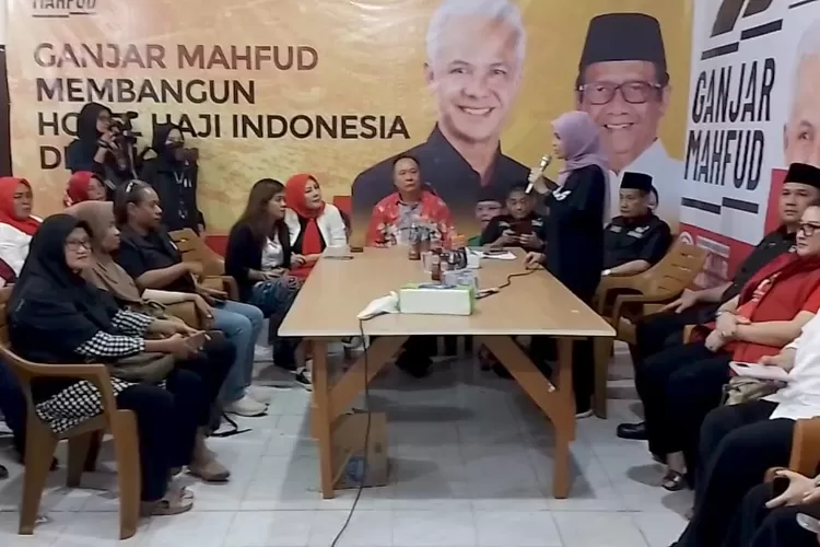 Saat Siti Atikoh berkunjung ke TPD Ganjar Mahfud Sumsel  (Dok Ist/KetikPos.com)