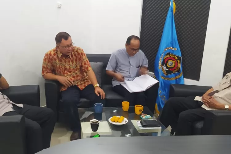 Panitia Debat Calon Ketua PWI dan Plt Ketua PWI Sumsel berkoordinasi persiapan debat (dok)