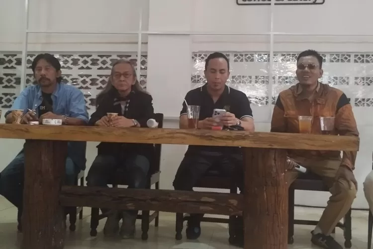DKSS dan perupa Sumsel malakukan speak up terhadap hebohnya pembuatan patung Soekarno di Banyuasin (dok)