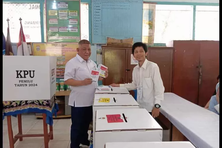 Umar Halim Saat Pencoblosan 